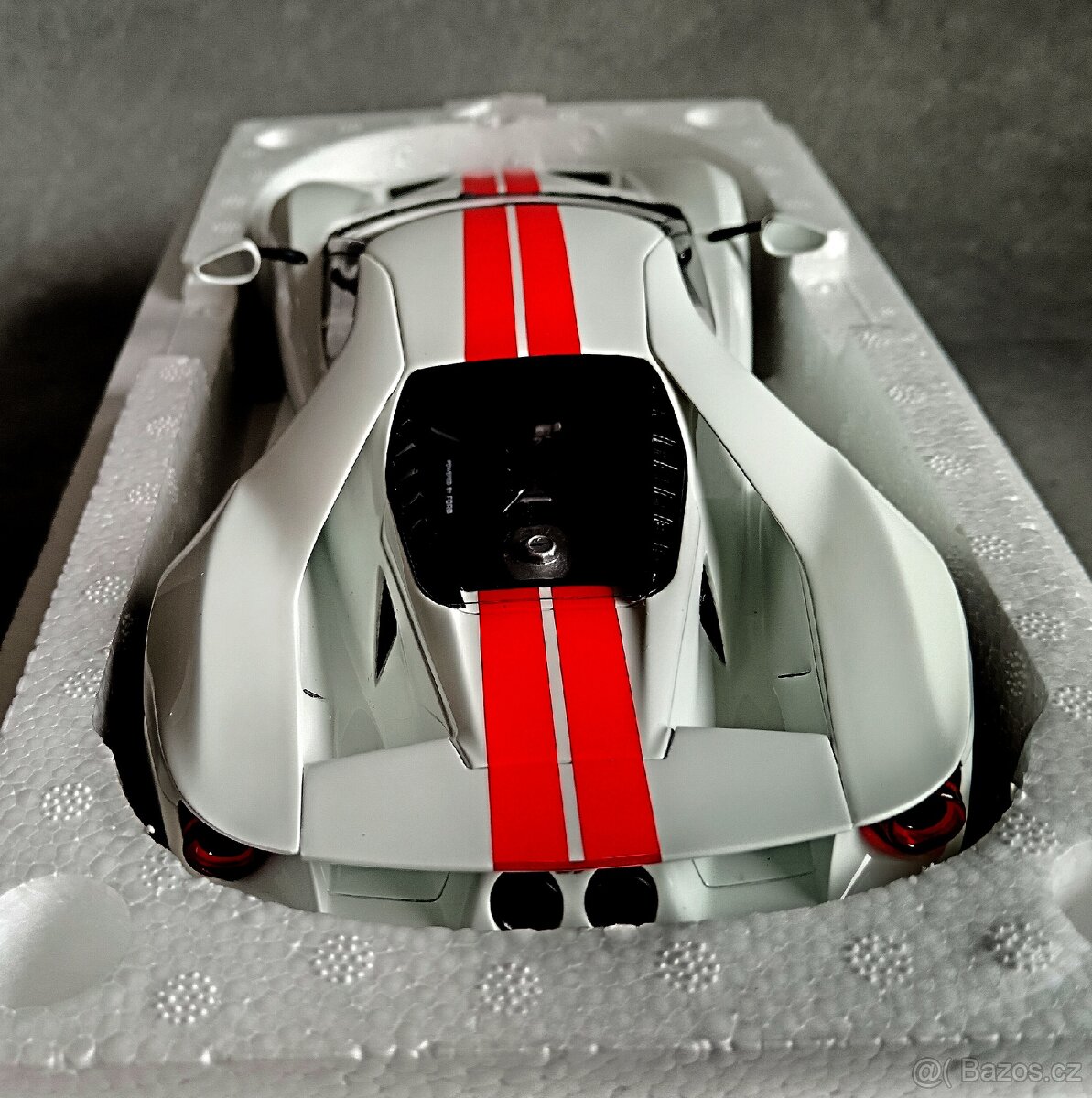 1:18 Ford GT - 6