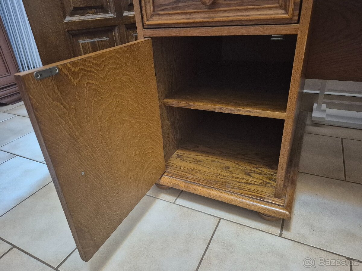 Zachovalý starší psací stůl - 6