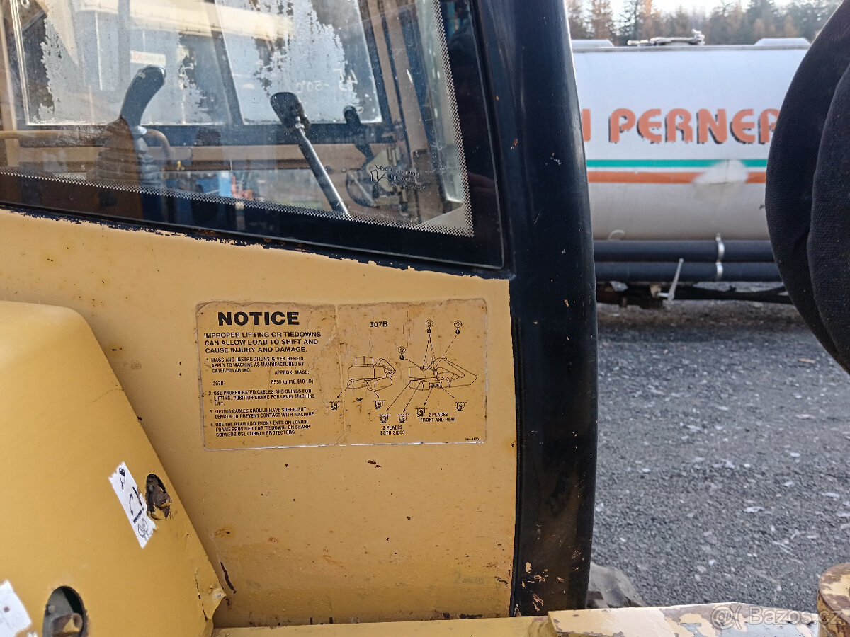 Pásový Bagr CAT 307 B - 6