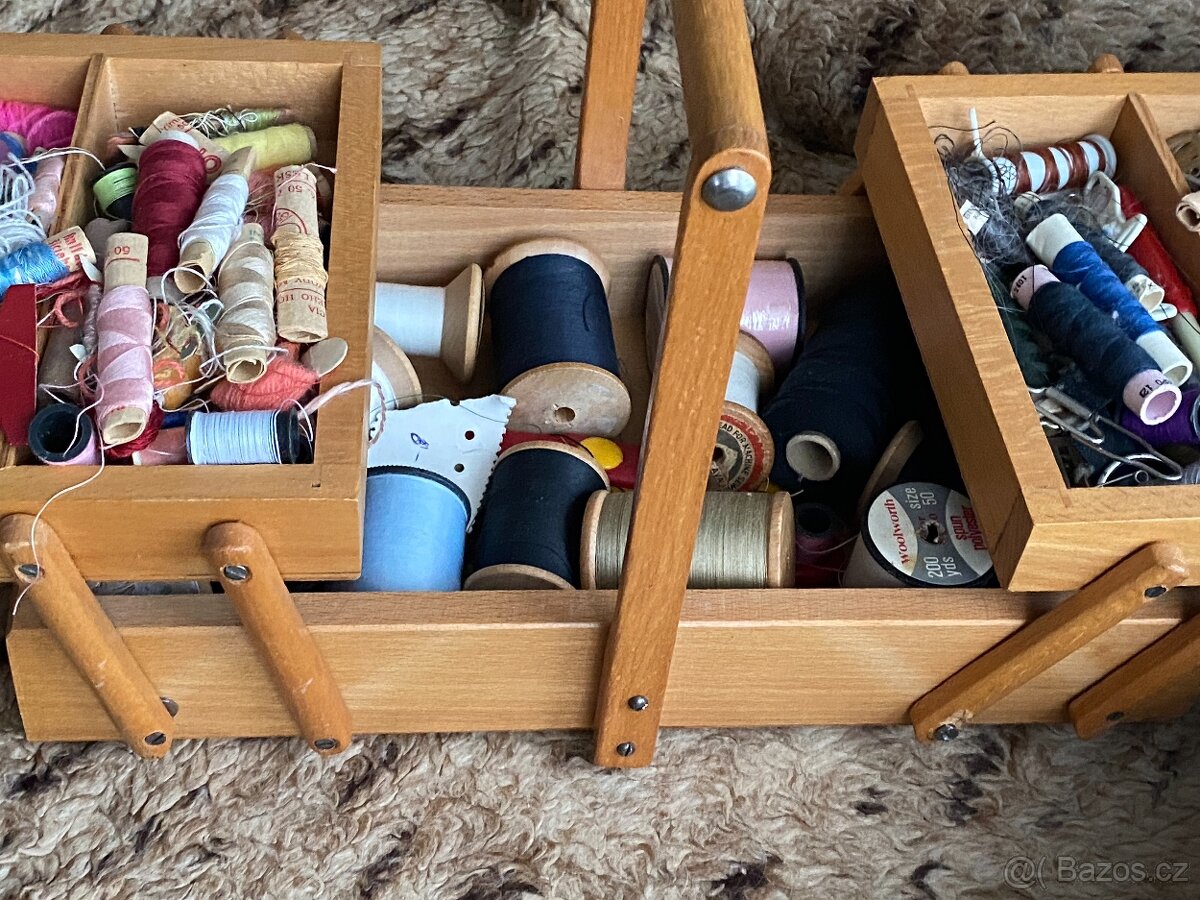 Dřevěná kazeta na šití - 6