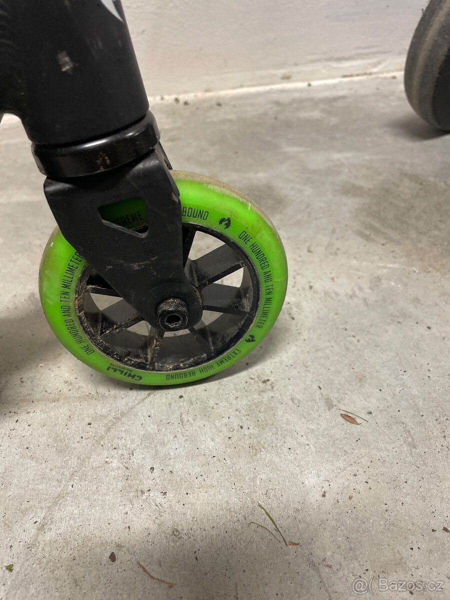 Prodám koloběžku Chilli Base - 6