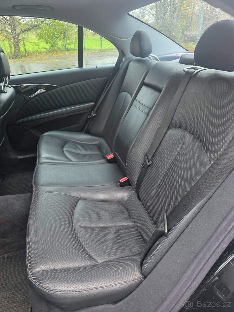 Mercedes-Benz E-Class W211 Avantgarde 3.2 CDI (2003) - 6