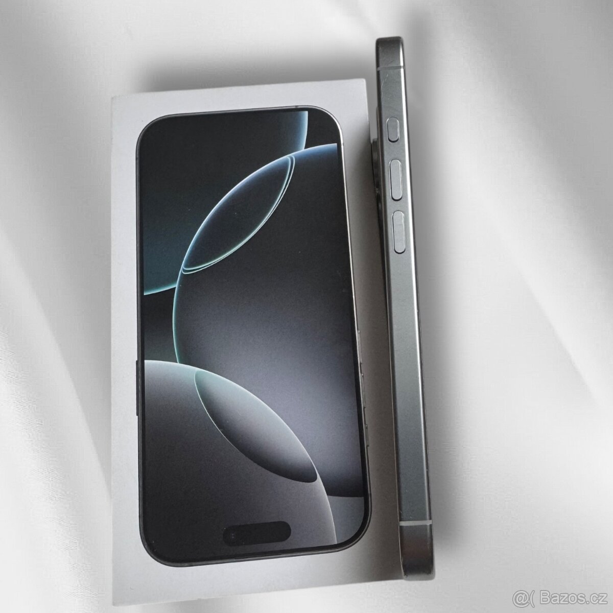 Iphone 16 pro 1TB White titan - 6