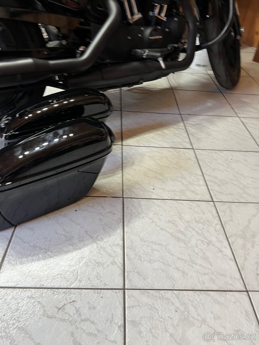 Harley-Davidson Sportster-Iron 1200 - 6