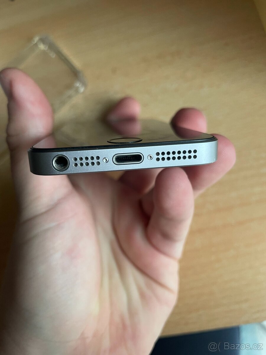 iPhone SE (2016) 32GB - Space Gray - Nová baterie a LCD - 6