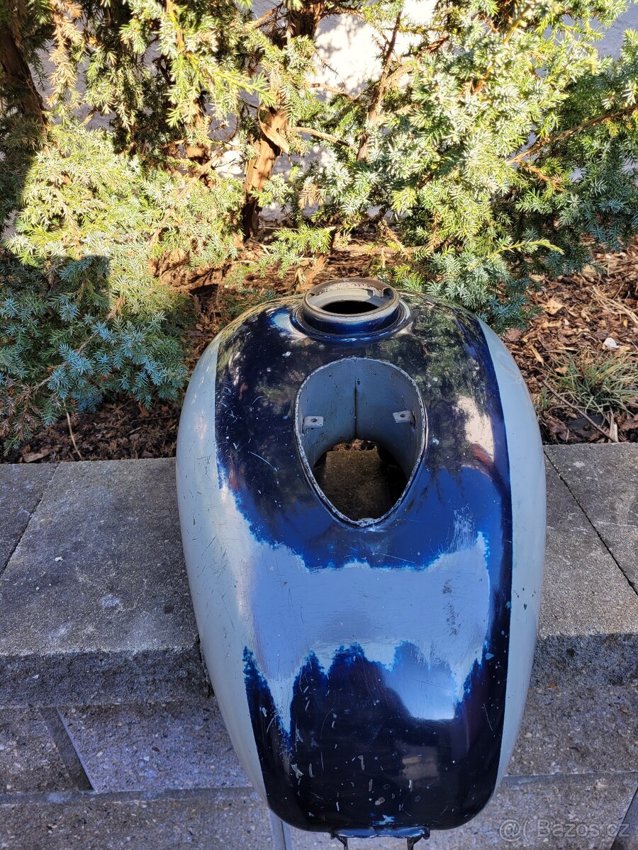 Nádrže ČZ a JAWA kývačka - 6