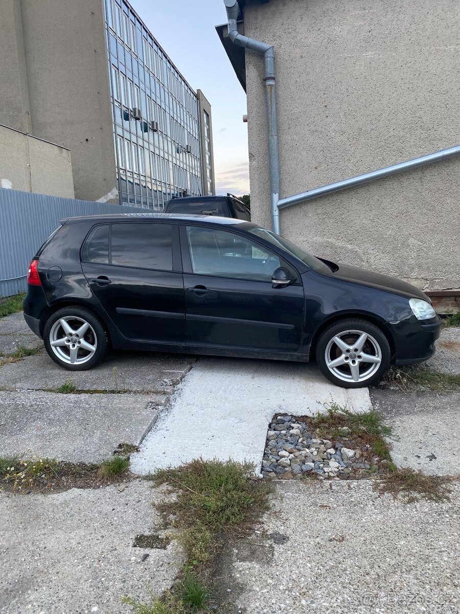 Prodám VW Golf 5/1.9 tdi/77 kw - 6