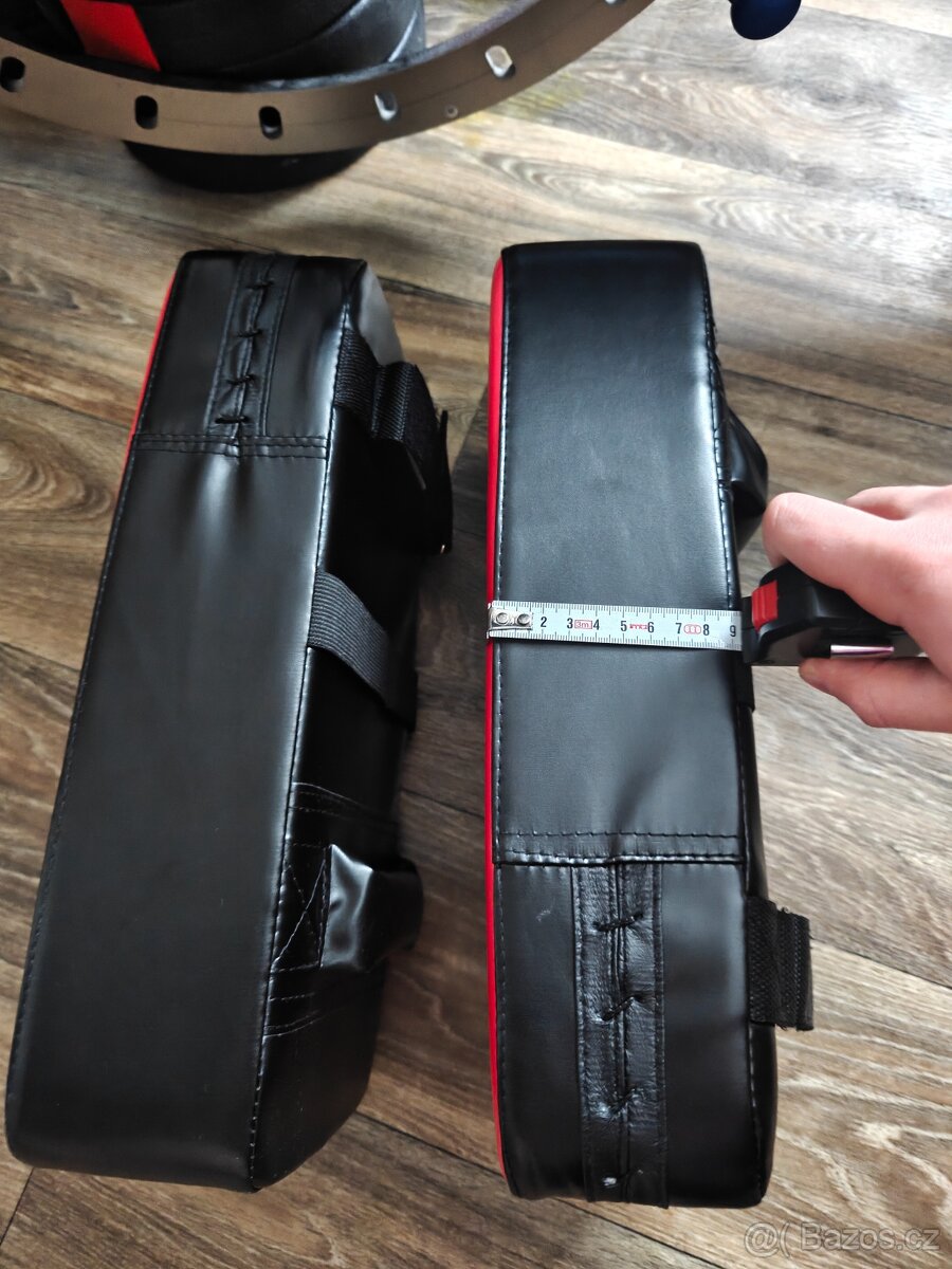 Boxing laps/kicking pads - 6