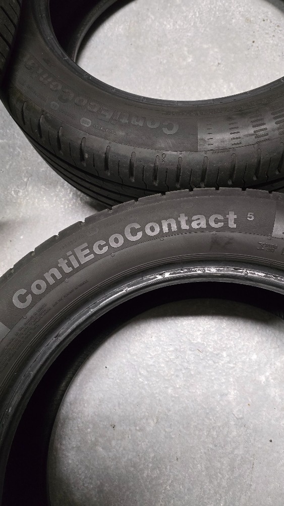 Prodám 4ks pneumatik Continental - 6