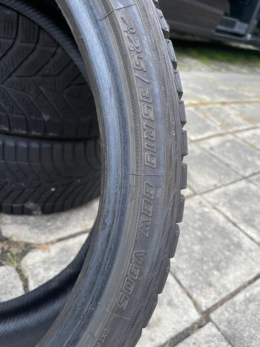 Zimní pneu 225/35 R19 - 6
