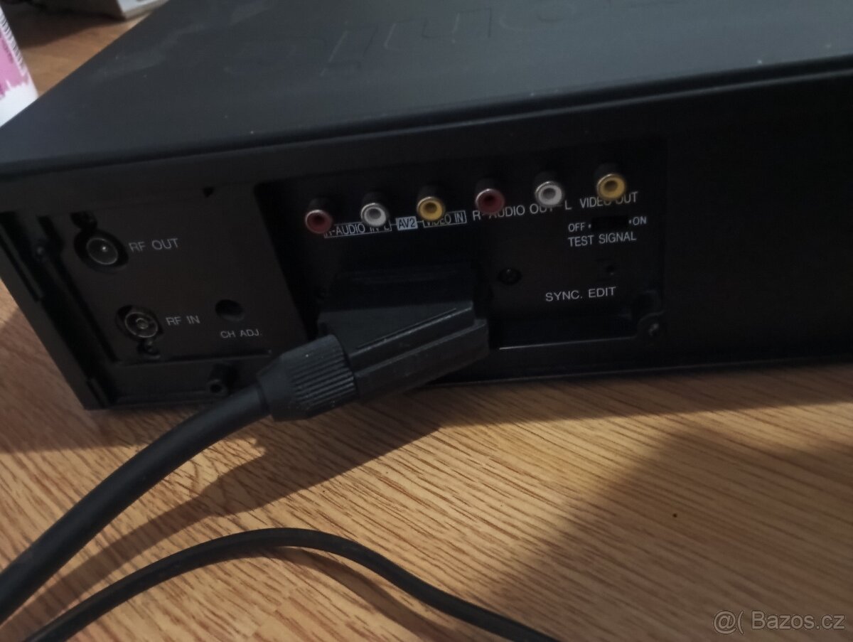 Špičkové Hi-Fi video Panasonic NV-HD101 s Jog-Shuttle kolečk - 6