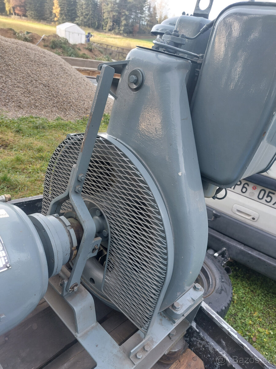 Stabilní motor zn. Farymann diesel 22 + kompresor - 6