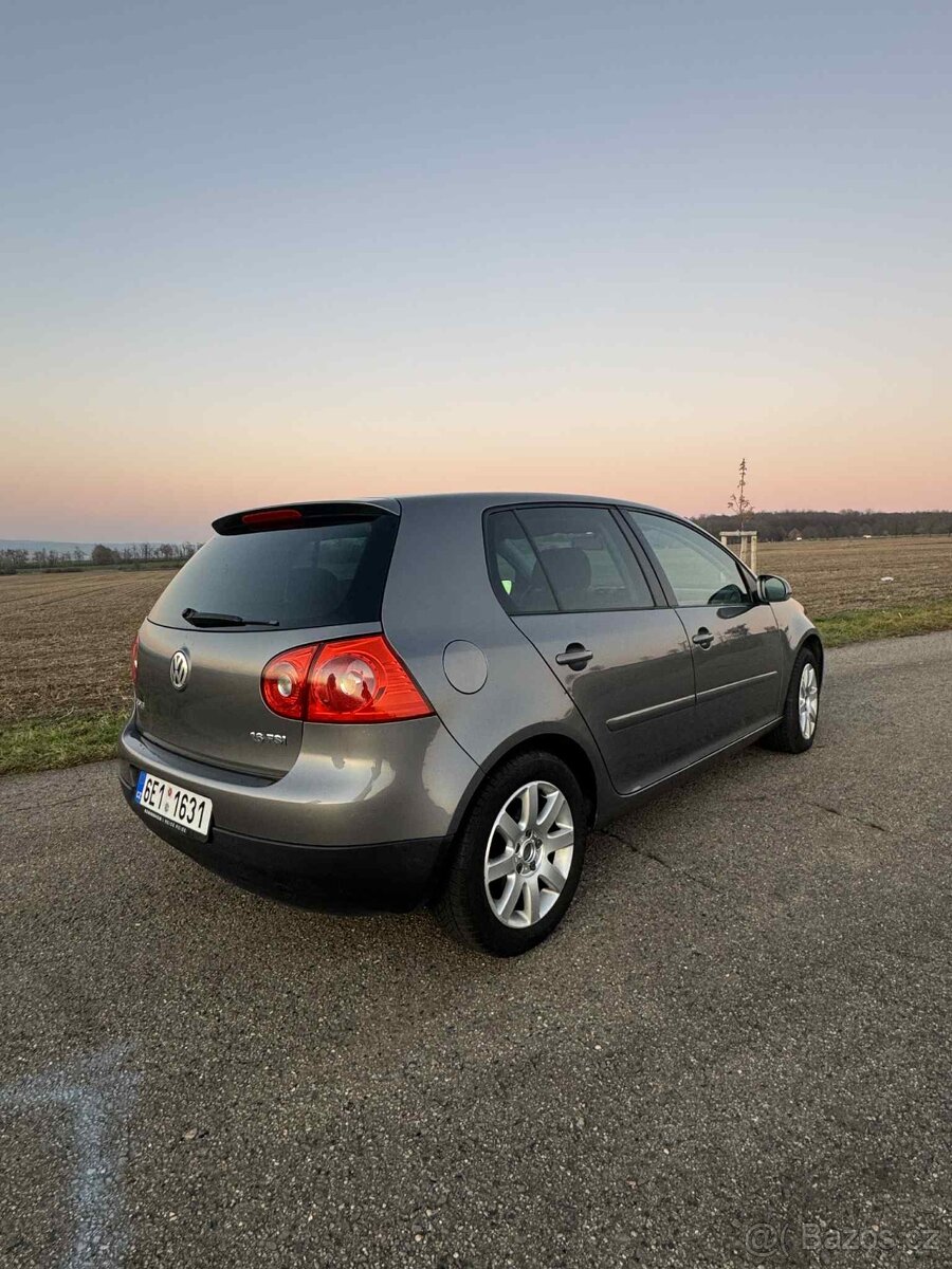 Volkswagen Golf 5 • 1.6 FSI • Automat • 85 kW - 6