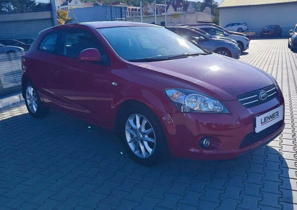 Kia ProCeed 2008, 2.0 CRDI / 104 kW (141 koní) – Hatchback - 6