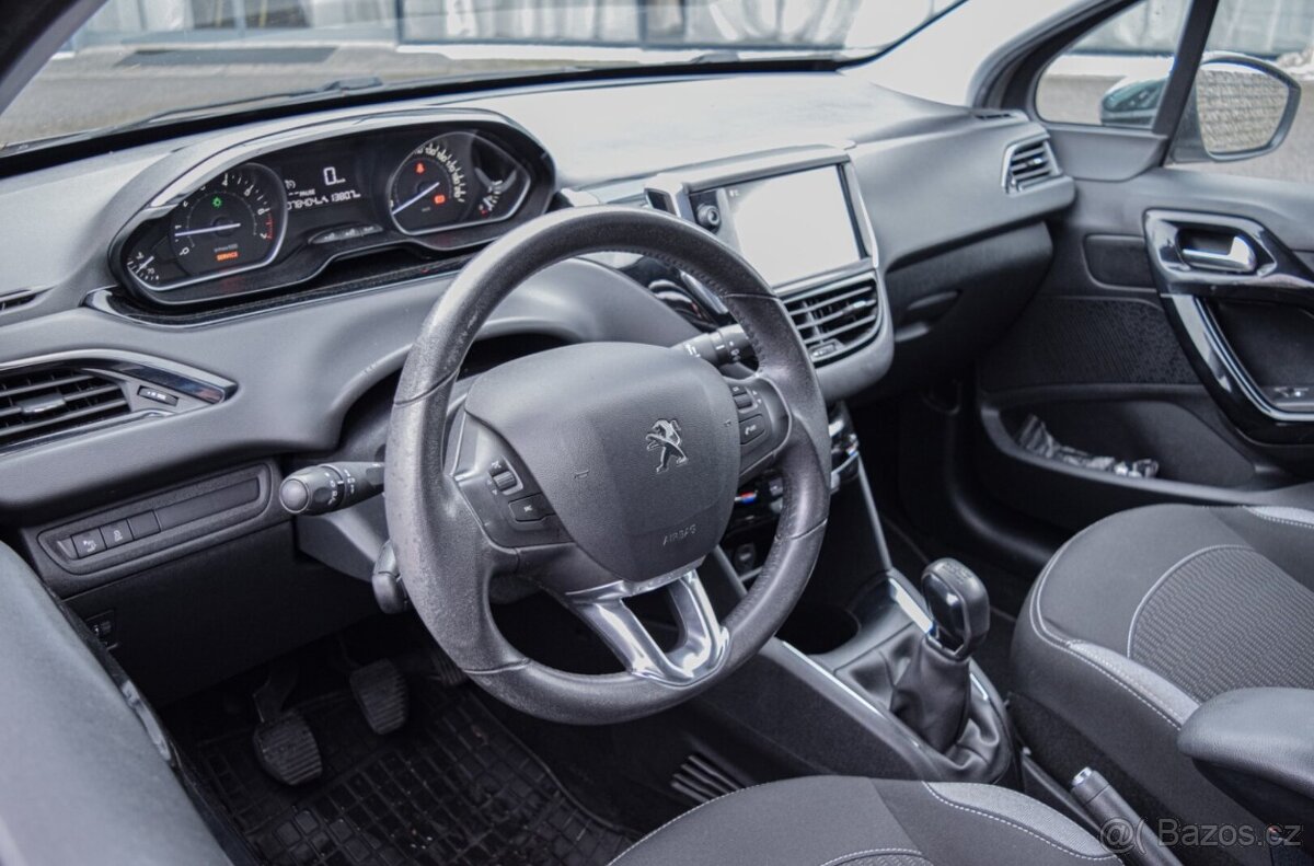 Peugeot 208 1.2 Active 2015 - 6