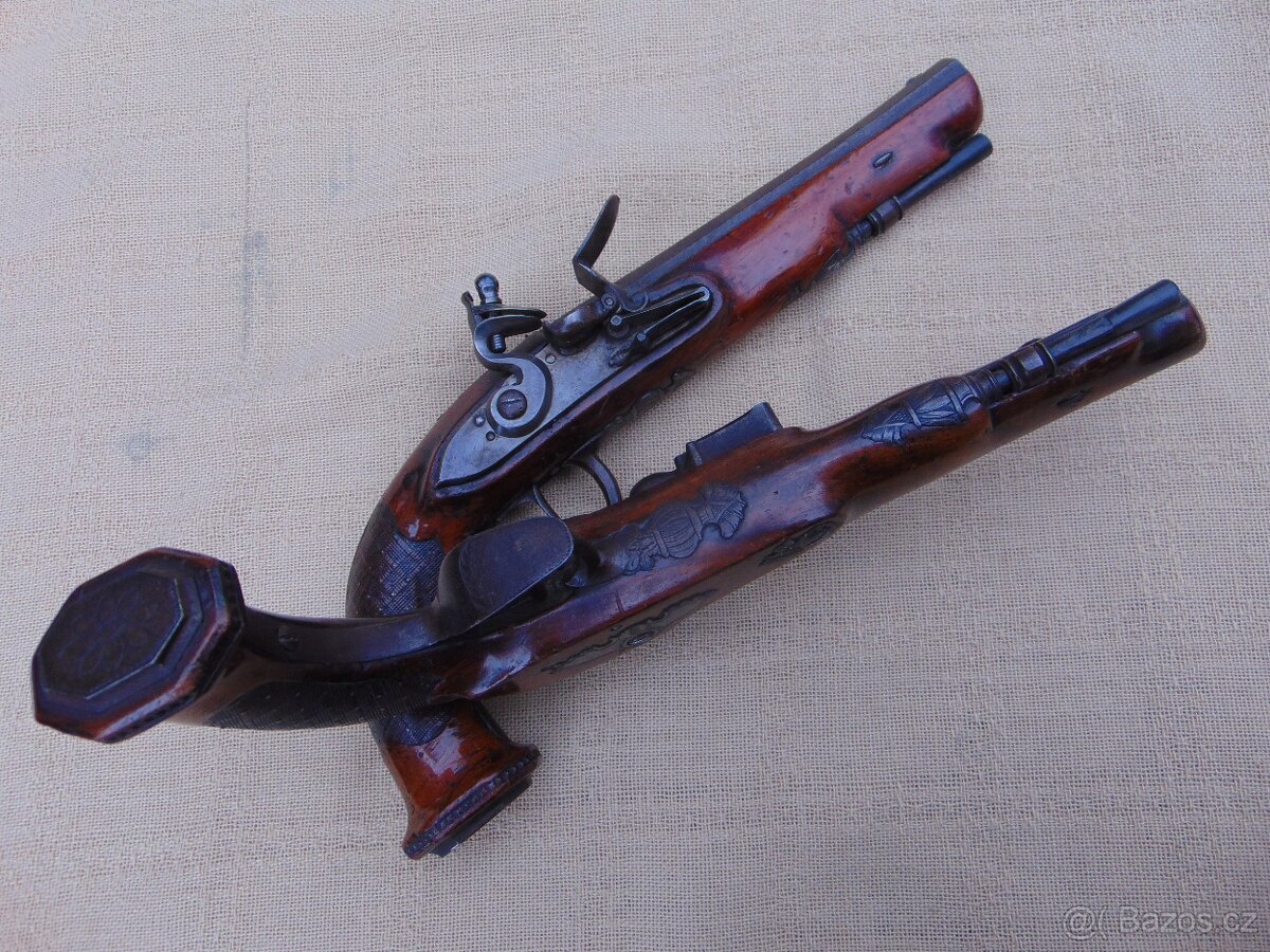 Párové křesadlové pistole - 6