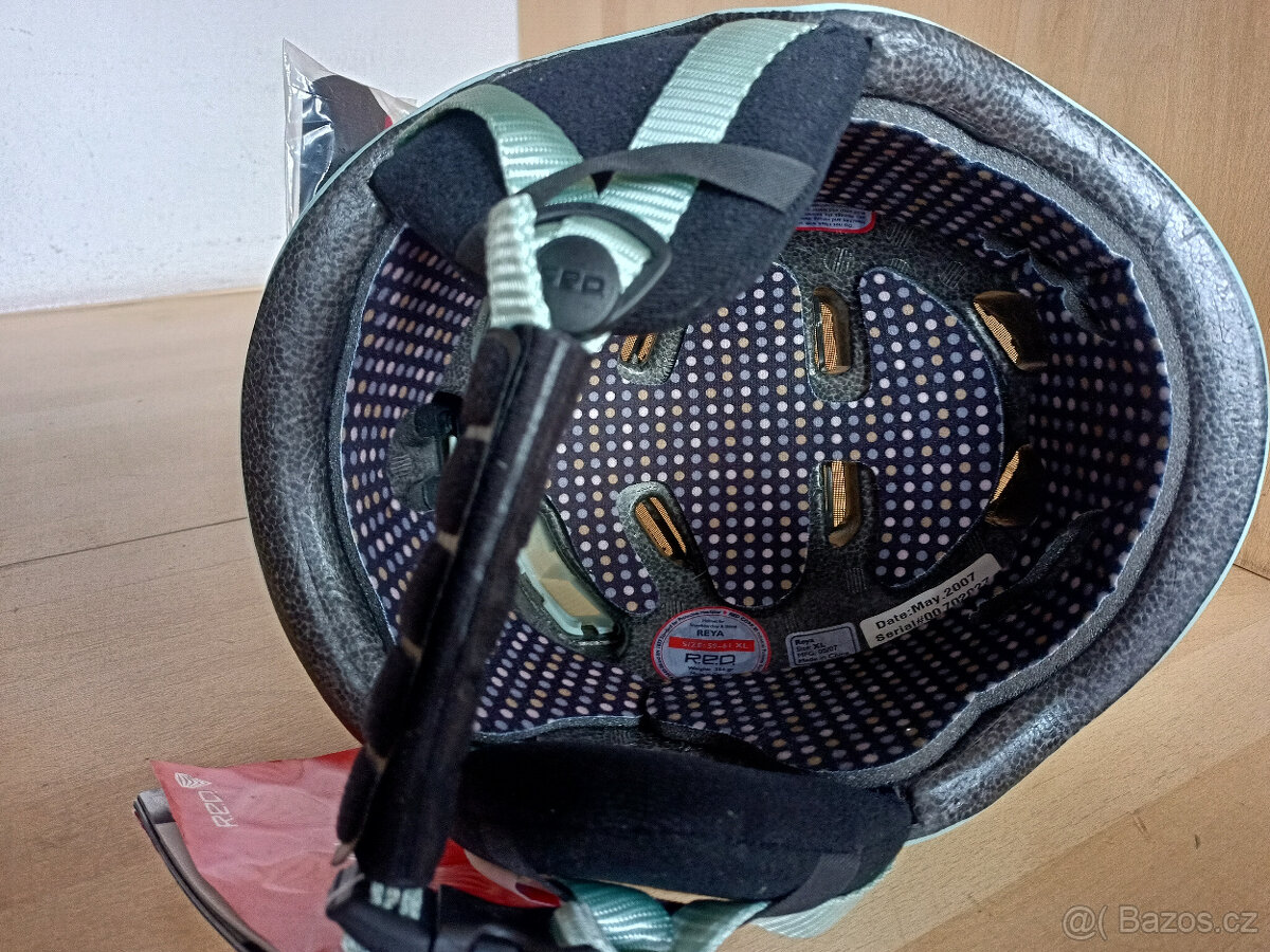 Nová lyžařská a snowboardová helma RED Reya značka Burton - 6