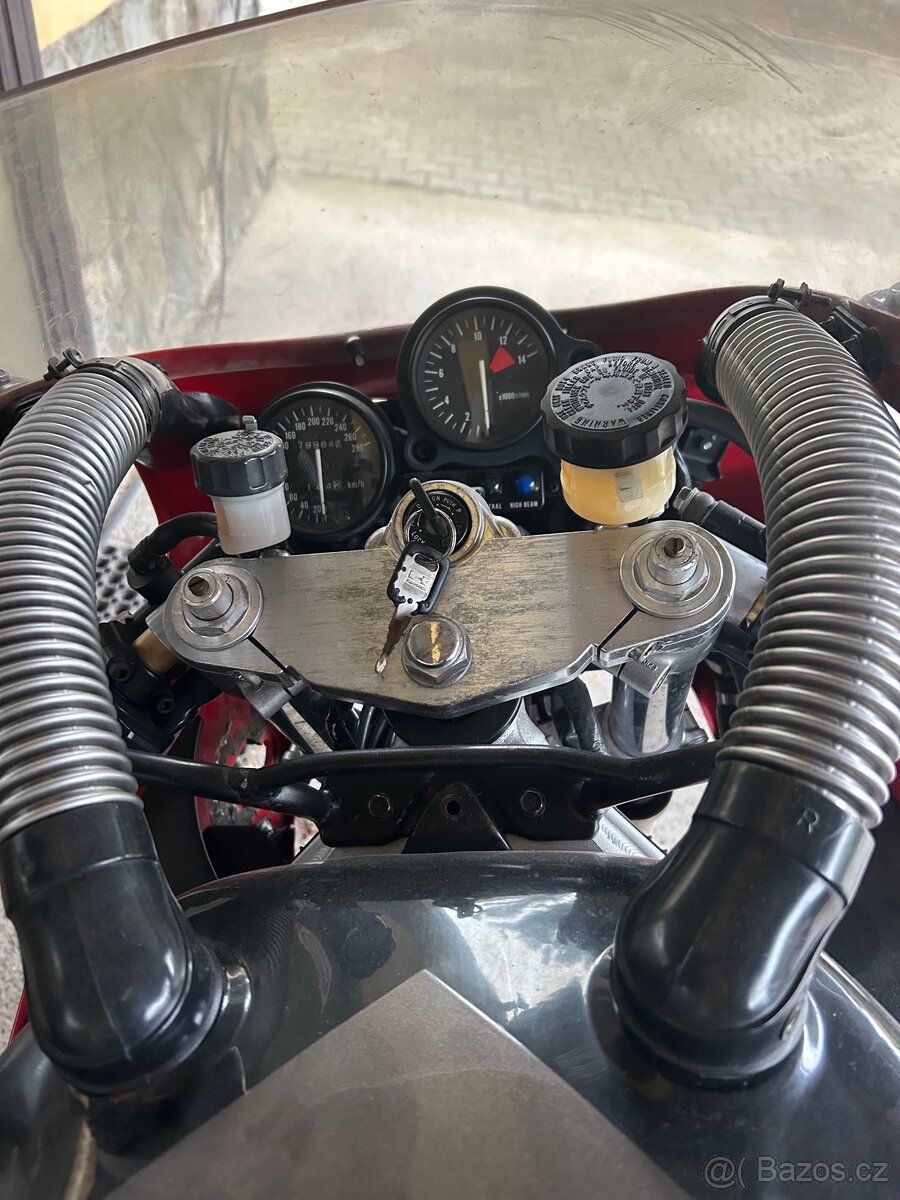 Kawasaki ZXR 750 H1 - 6