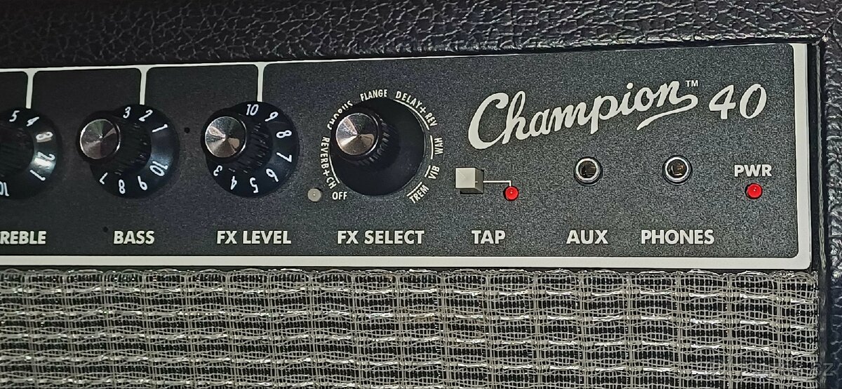 Kombo Fender champion 40 s pedalem - 6