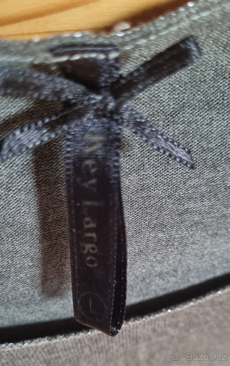 Dámský tmavě zelený svetřík (triko) sdlouhým rukávem - 6