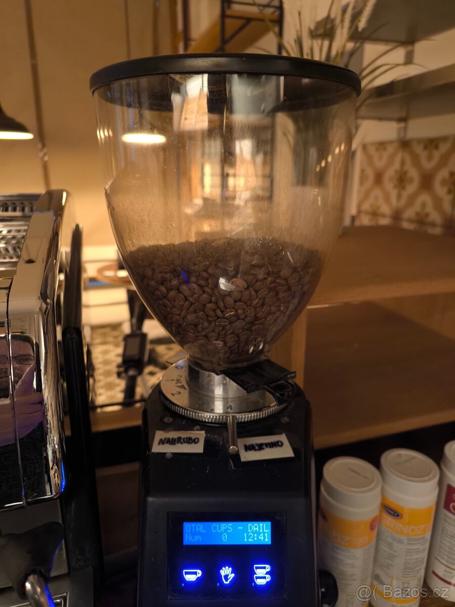 Mlýnek kávy Sanremo SR70 - 6