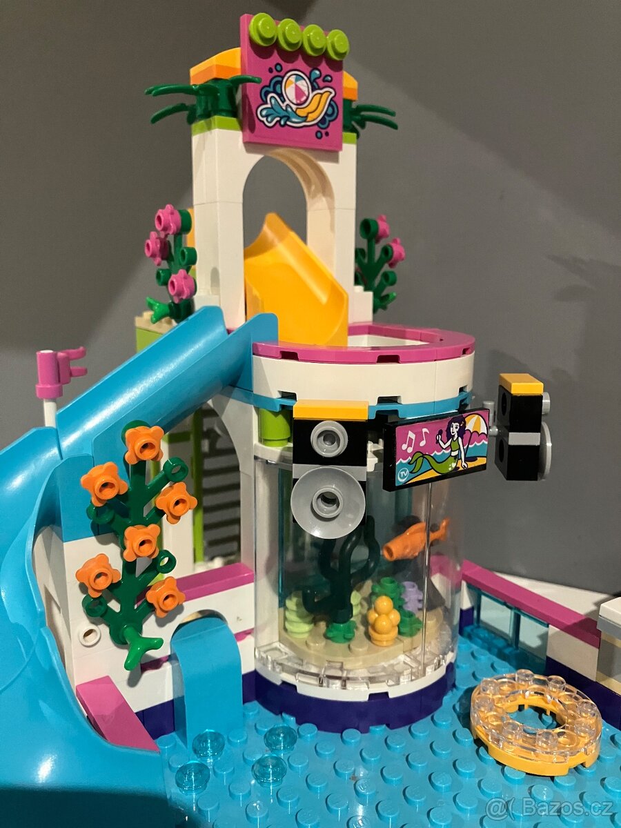 LEGO® Friends 41313 Letní bazén v městečku Heartlake - 6