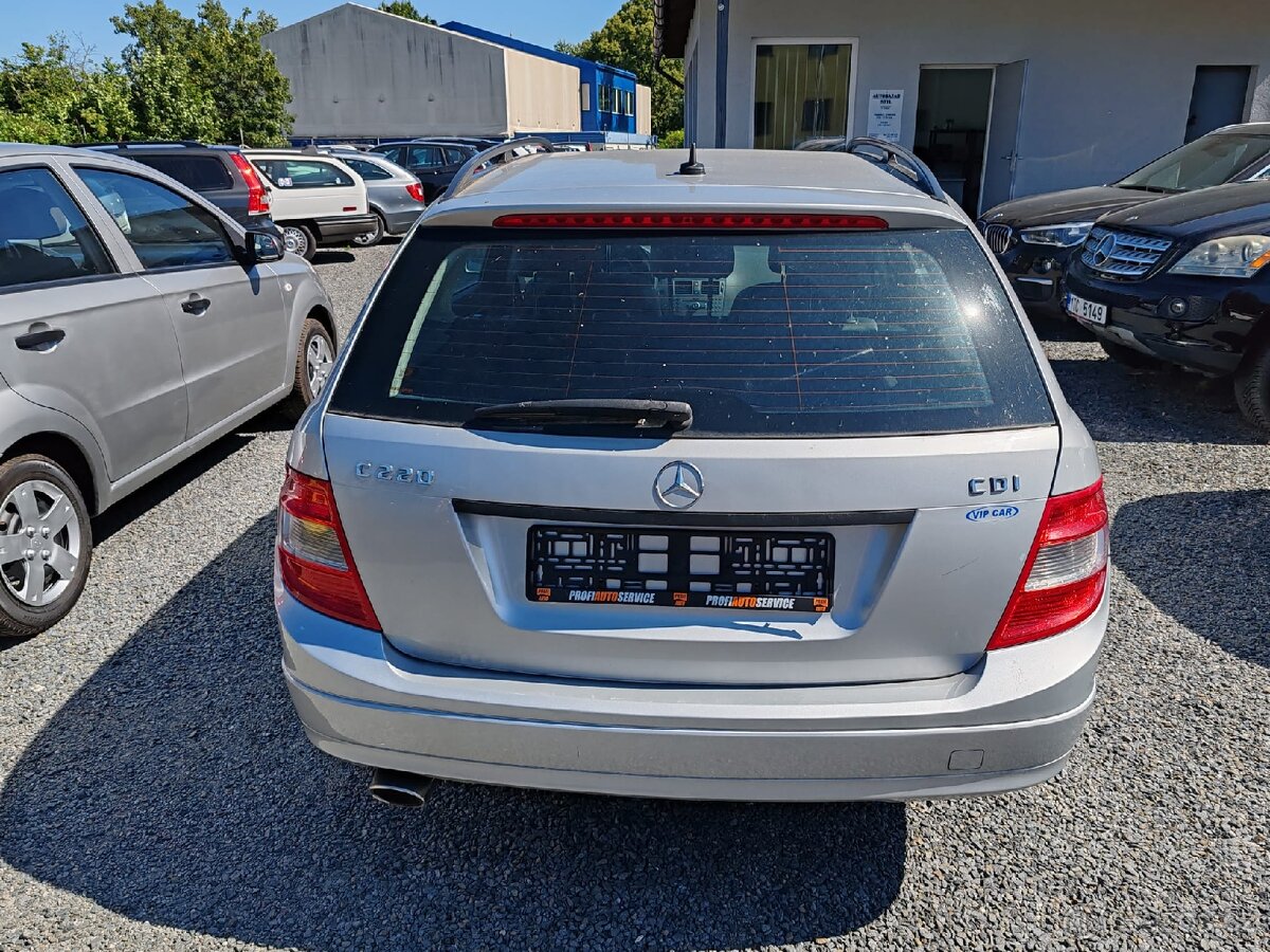 Mercedes-Benz Třídy C
220CDI - 6
