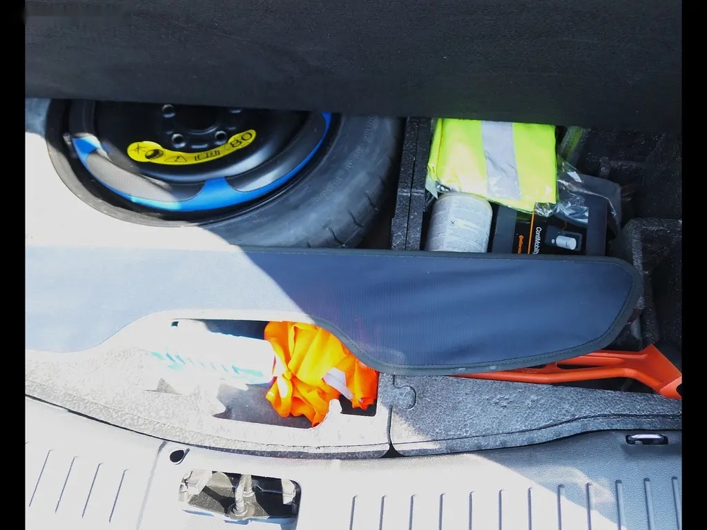 Ford Kuga, Ford Kuga Titanium 4x4 2.0 TDC - 6