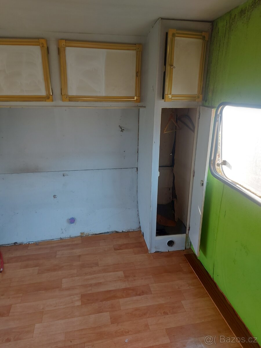 Prodám karavan 8m - 6