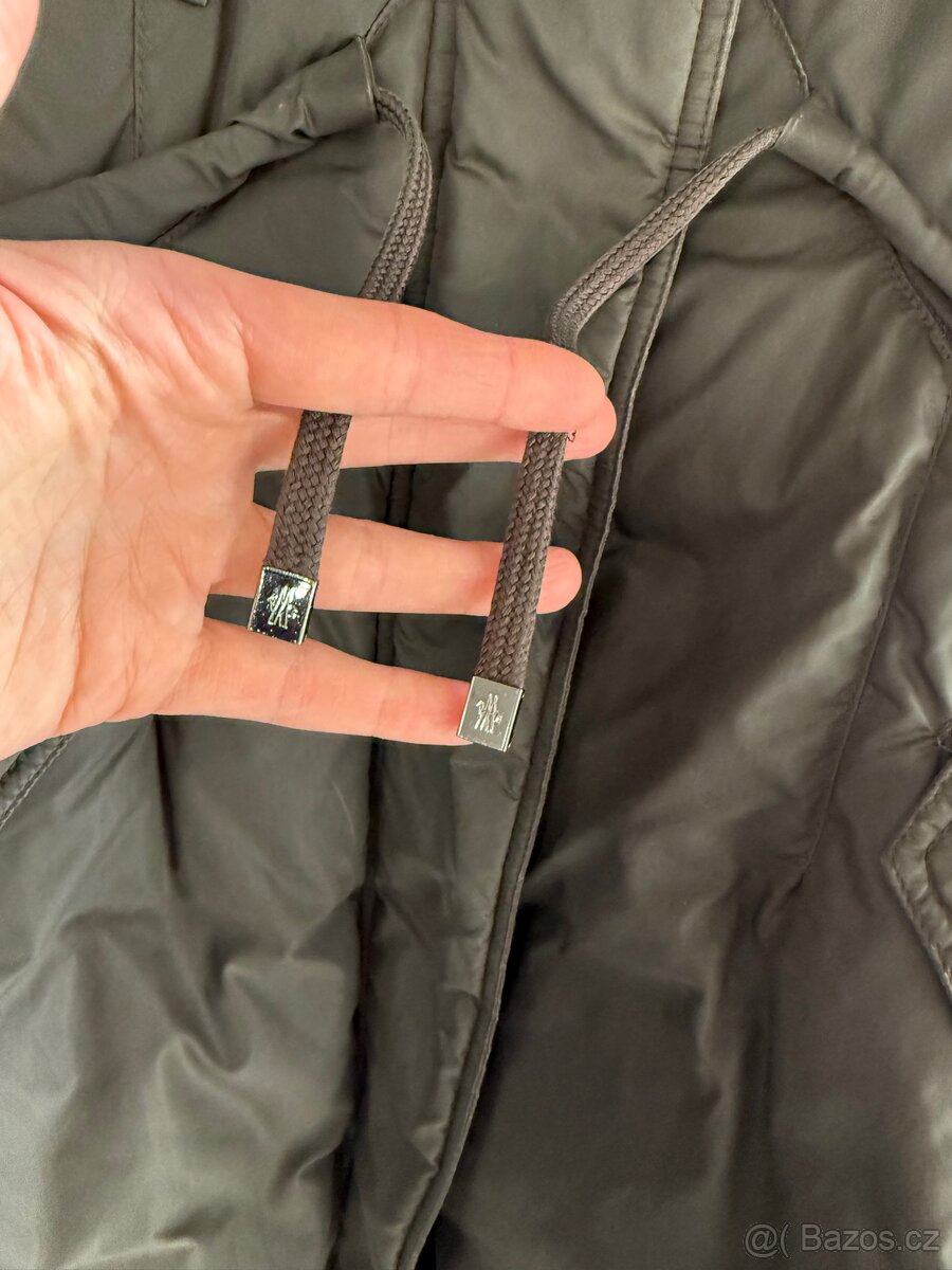 Perova bunda Moncler s myvali kozesinou - 6