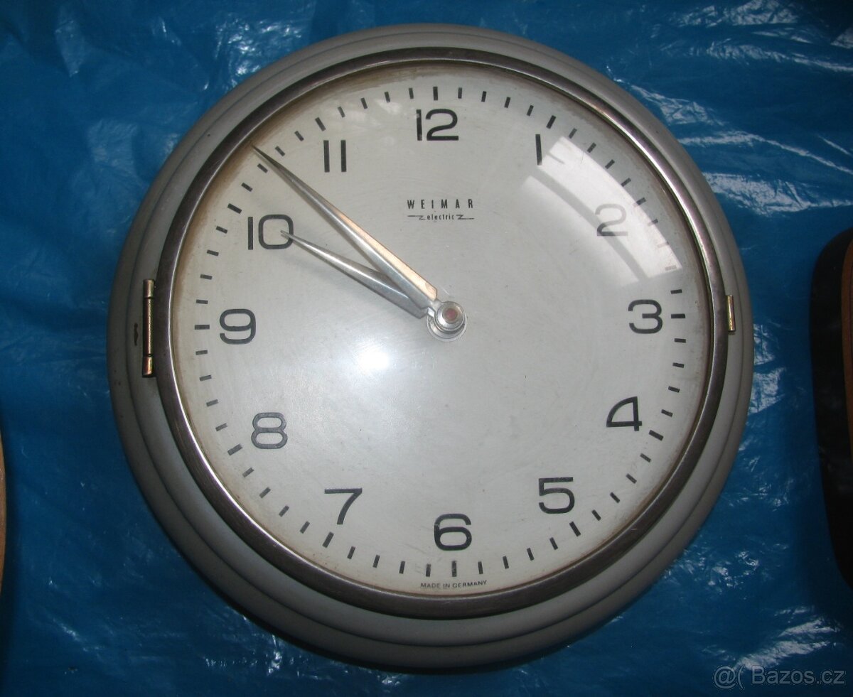 staré hodiny a budíky - 6