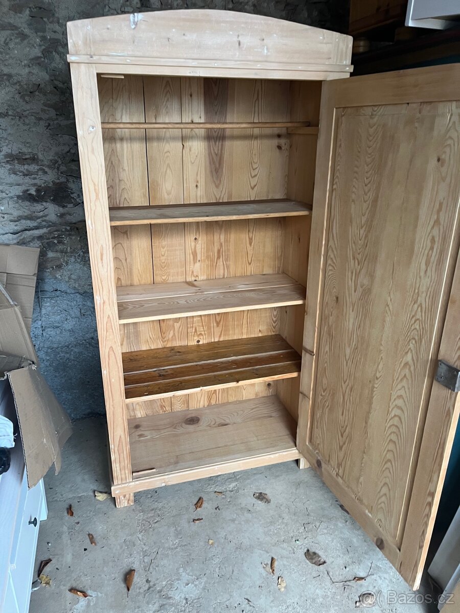 Starožitná skříň masivní - 6