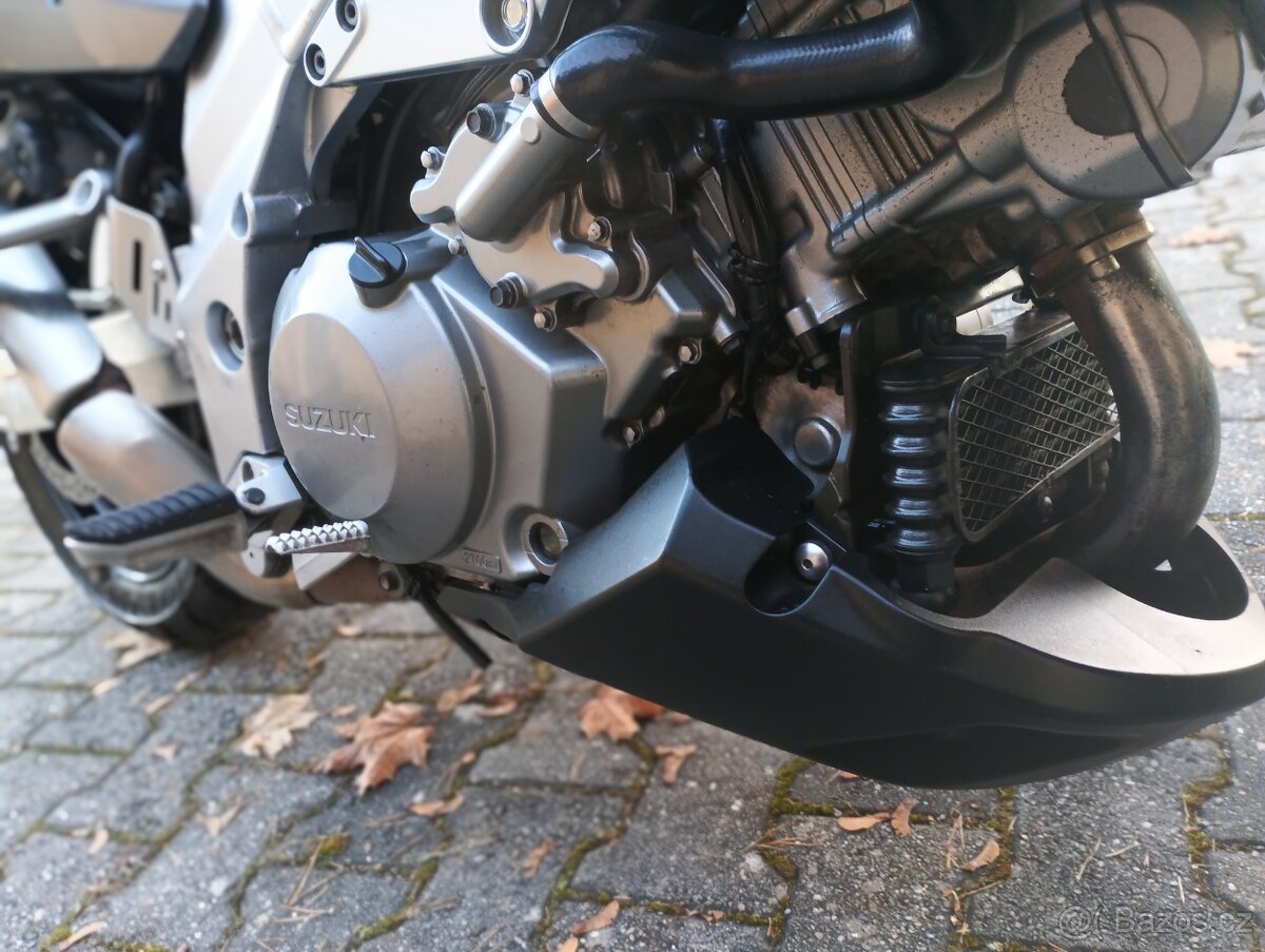 Suzuki V-Strom 1000 - 6
