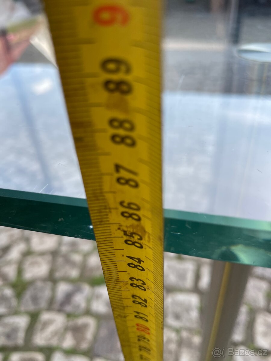 Skleněný stůl s nerezovými nohami - 6