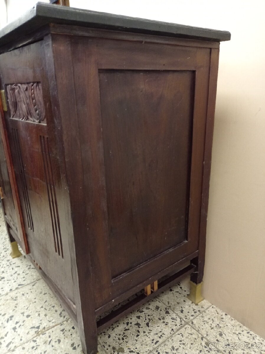 Starožitná skříň - 6