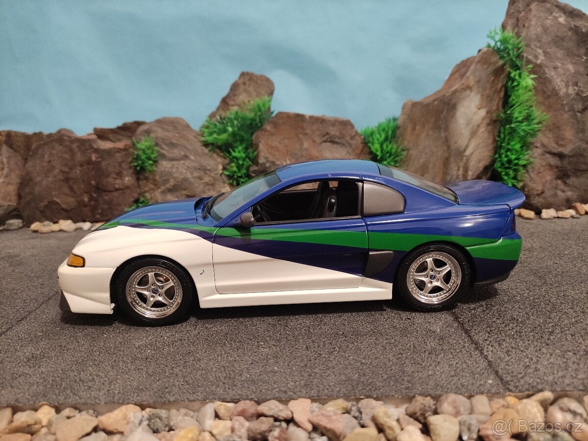 prodám model 1:18 ford mustang super stallion AUTOart - 6