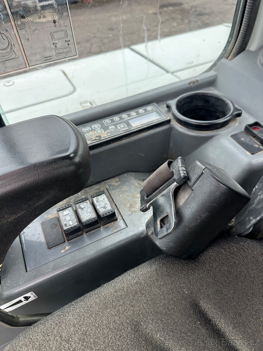 Bagr Takeuchi TB250 - 6