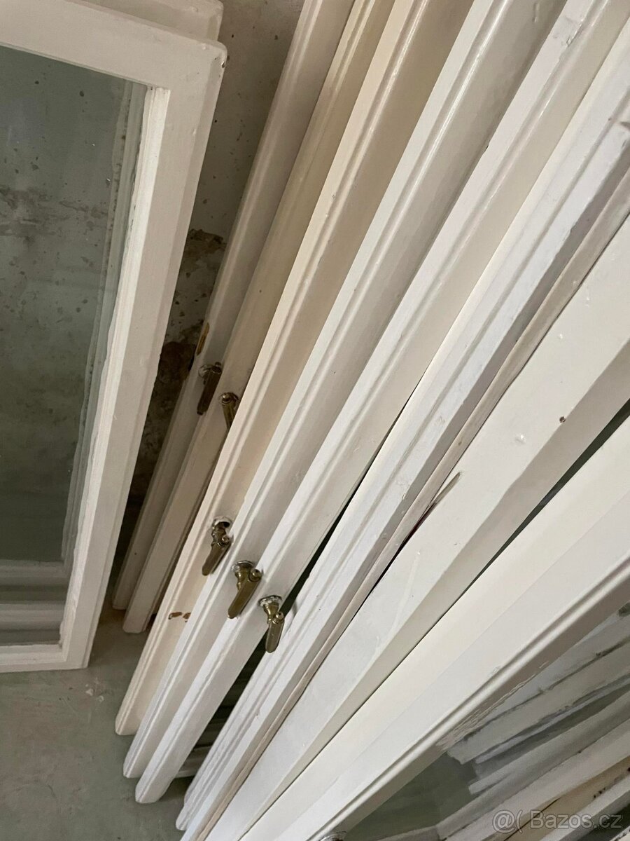Starožitná okna z roku 1898 je jich..26x kus. - 6