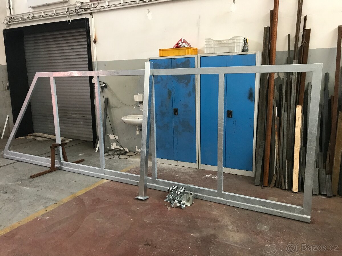Samonosná posuvná brána v žárovém zinku - 6