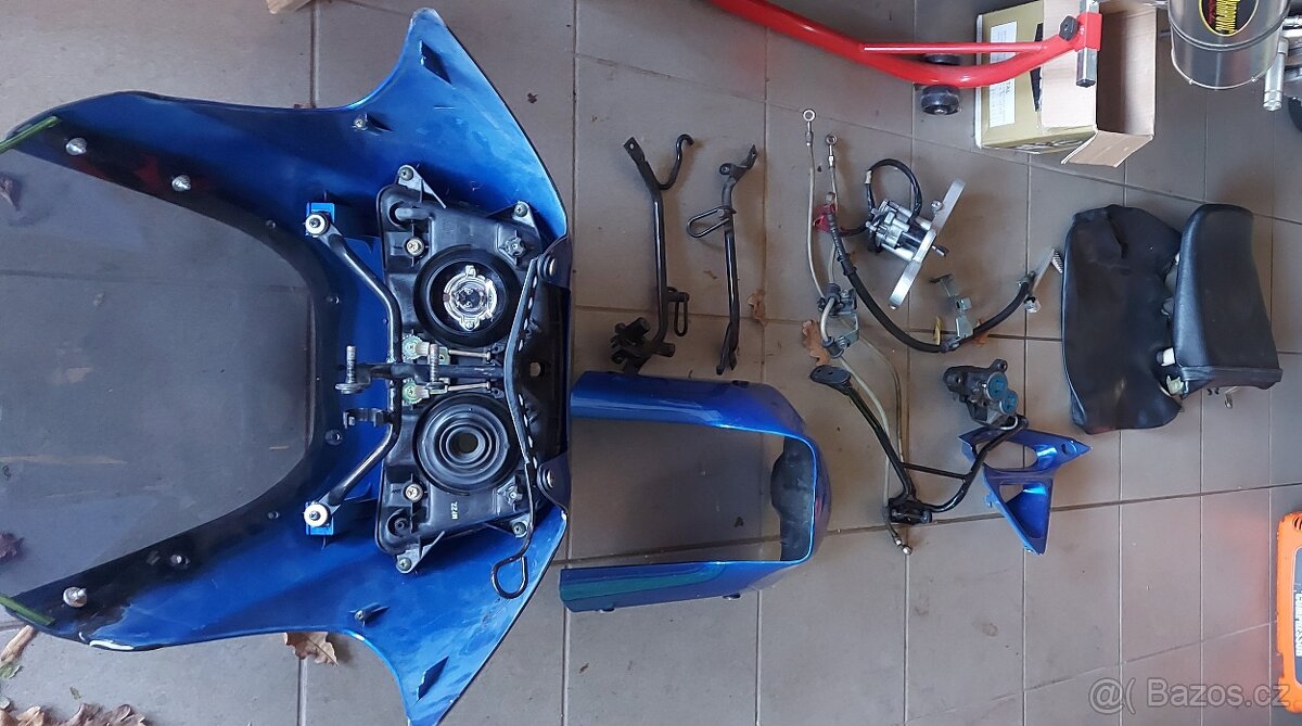 Yamaha YZF 1000 Thunderace - díly - 6