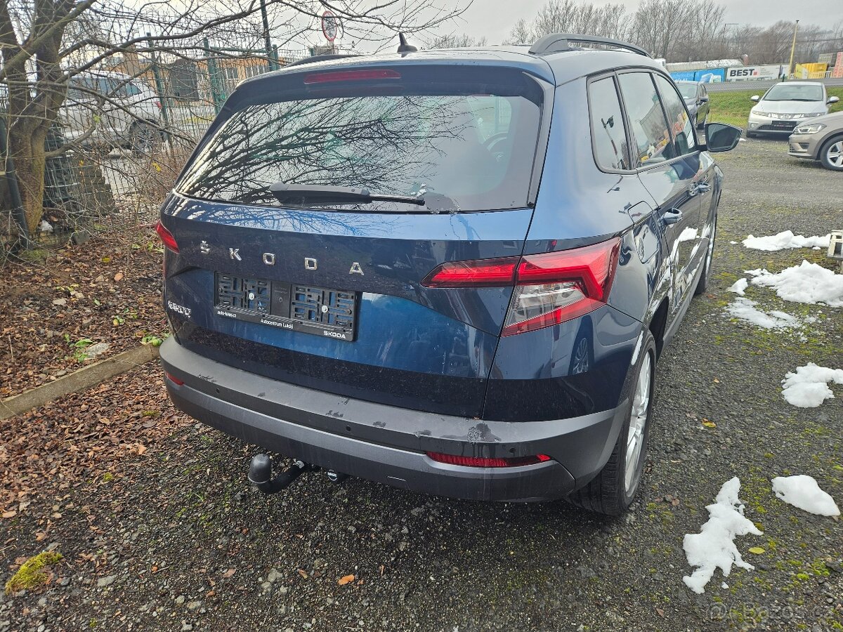 Karoq jen 28 tis.km tazne z. 1.5 Tsi 110kw DSG - 6