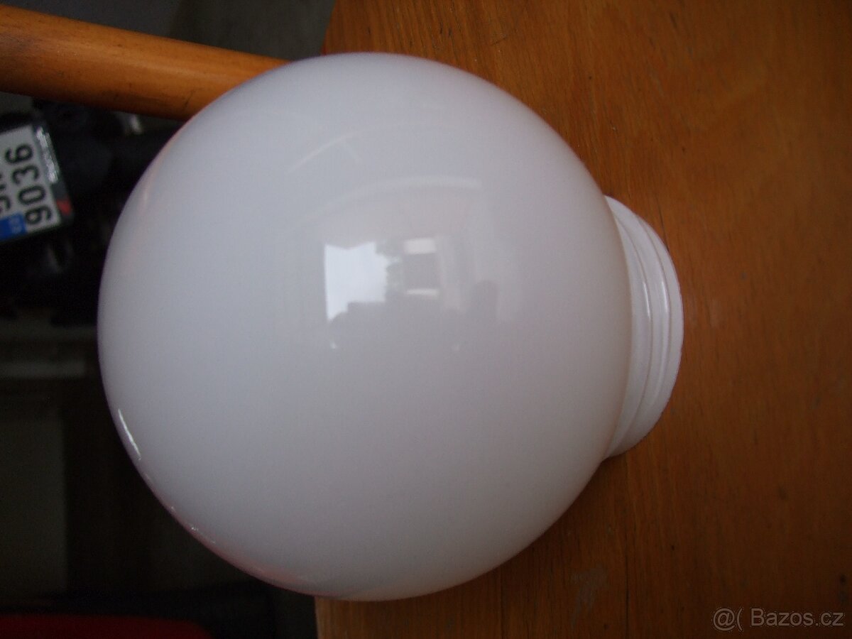 SKLENĚNÁ STÍNIDLA - 6