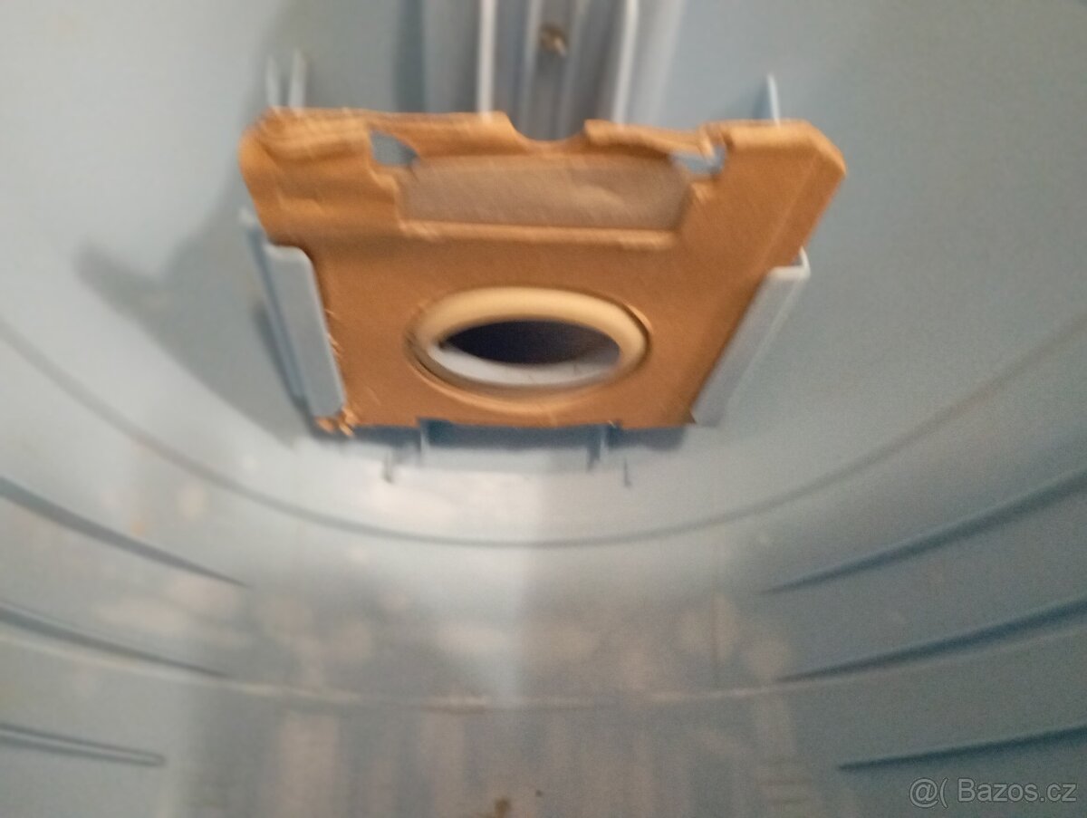 Sáčkový vysavač Electrolux 1600 Wattů - 6