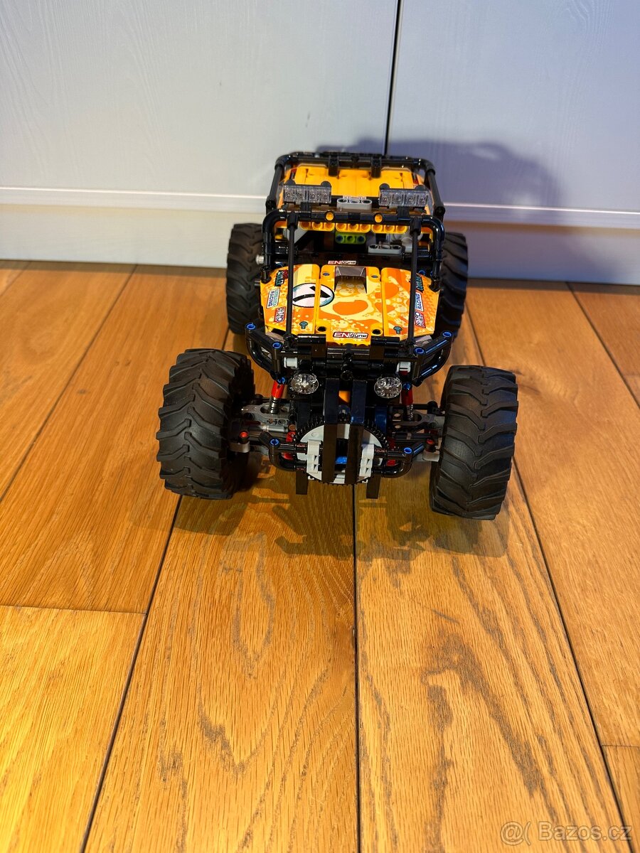 LEGO Technic 42099 4x4 Off-Roader - 6
