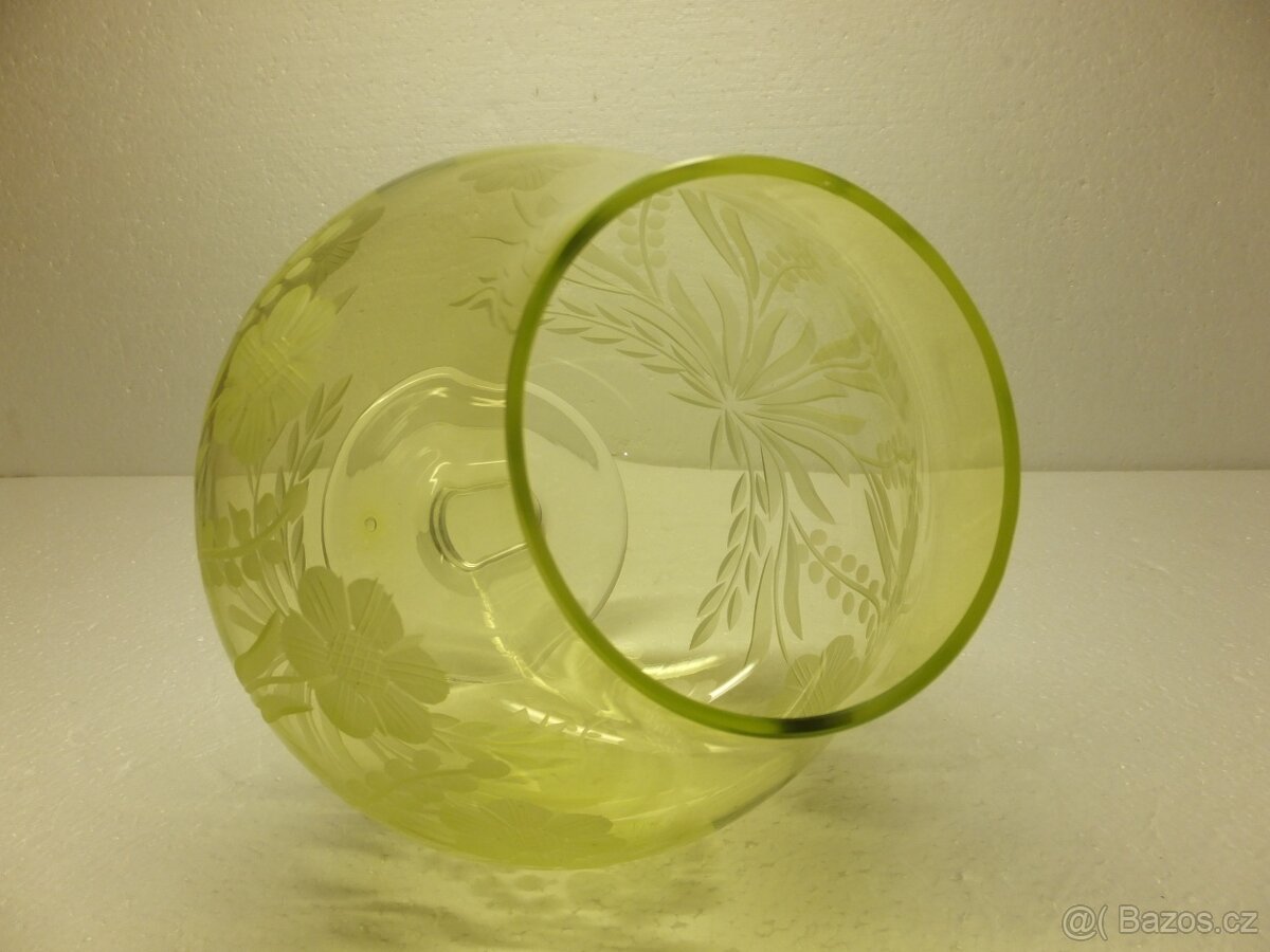 Obří krásná broušená žlutozelená číše obs. 2,7 l. - 6