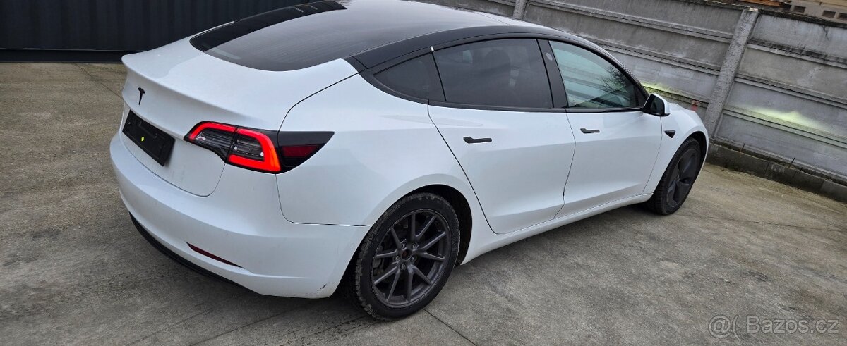 Tesla Model 3 Standard Range Plus RWD 2019 - 6