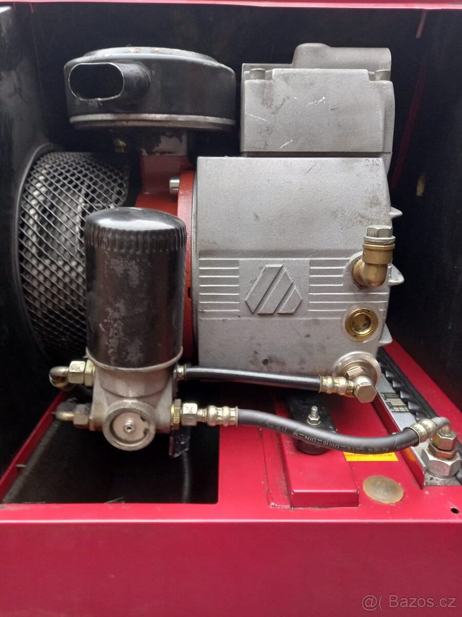 Průmyslový šroubový kompresor - 6