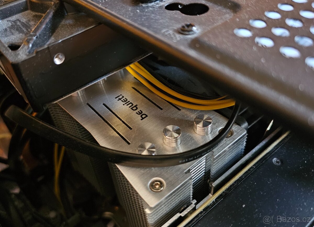 Prodám stolní počítač PC - 6