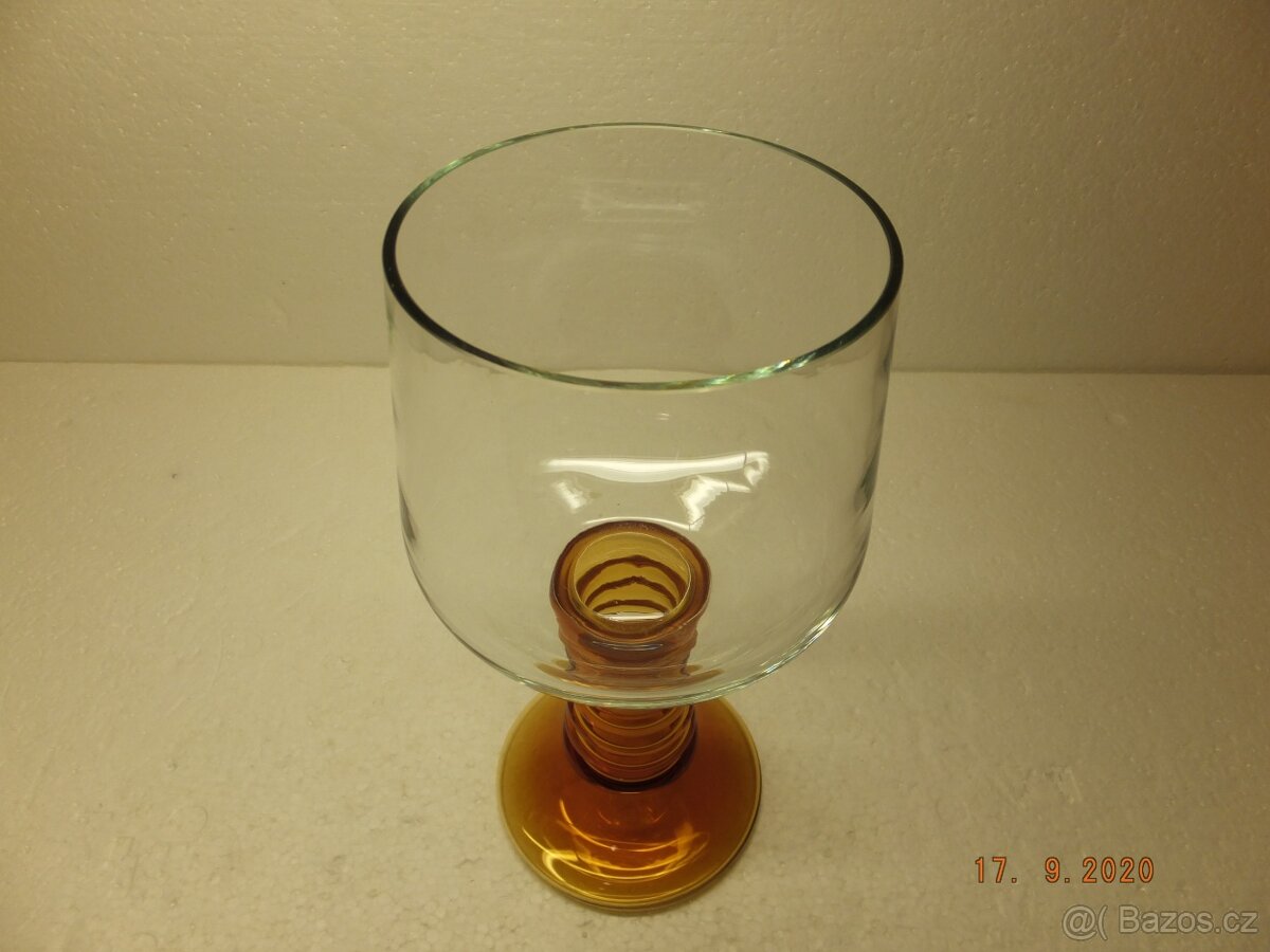 Obrovská ambrová číše, brus hrdla, obsah 1060 ml. - 6