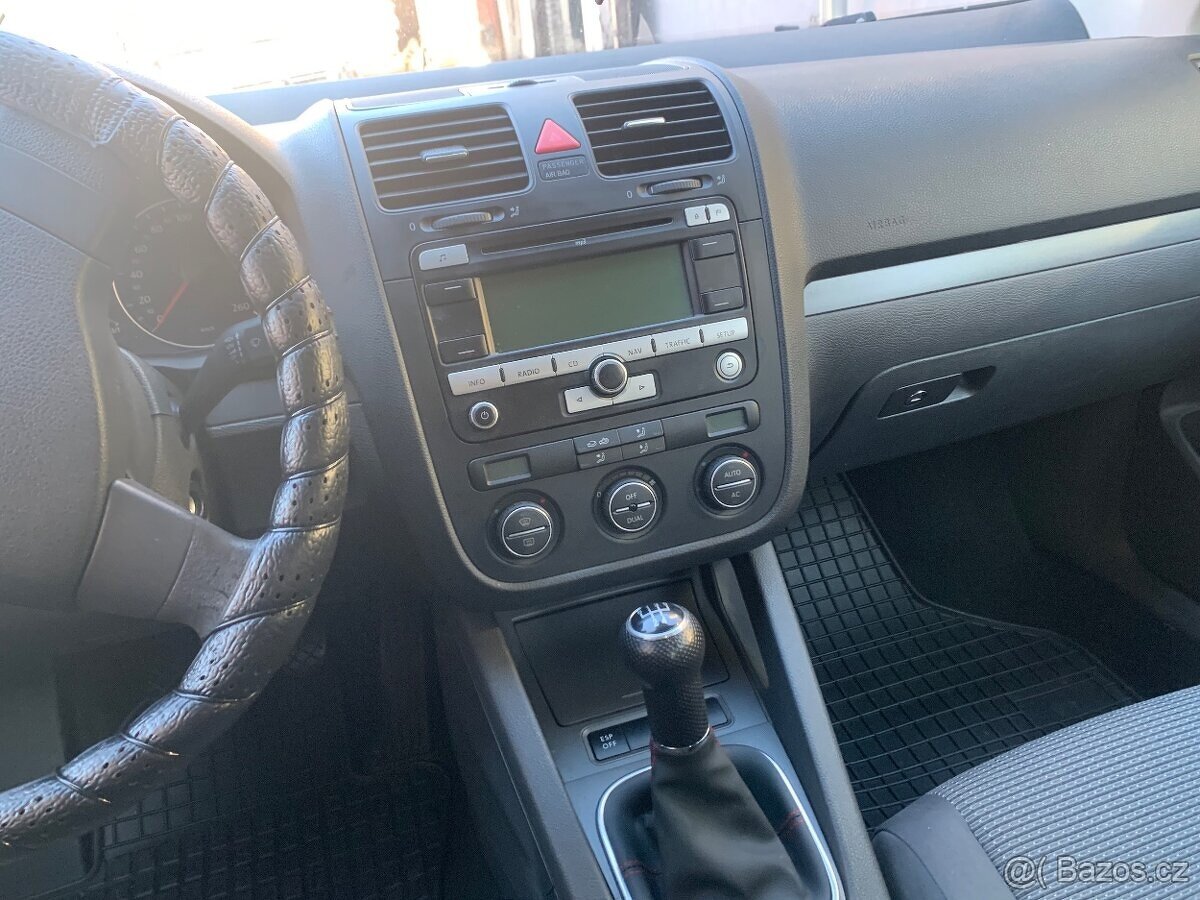 VW Golf Variant 1.9 TDi rok 2009 originál 214000km Navi Klma - 6